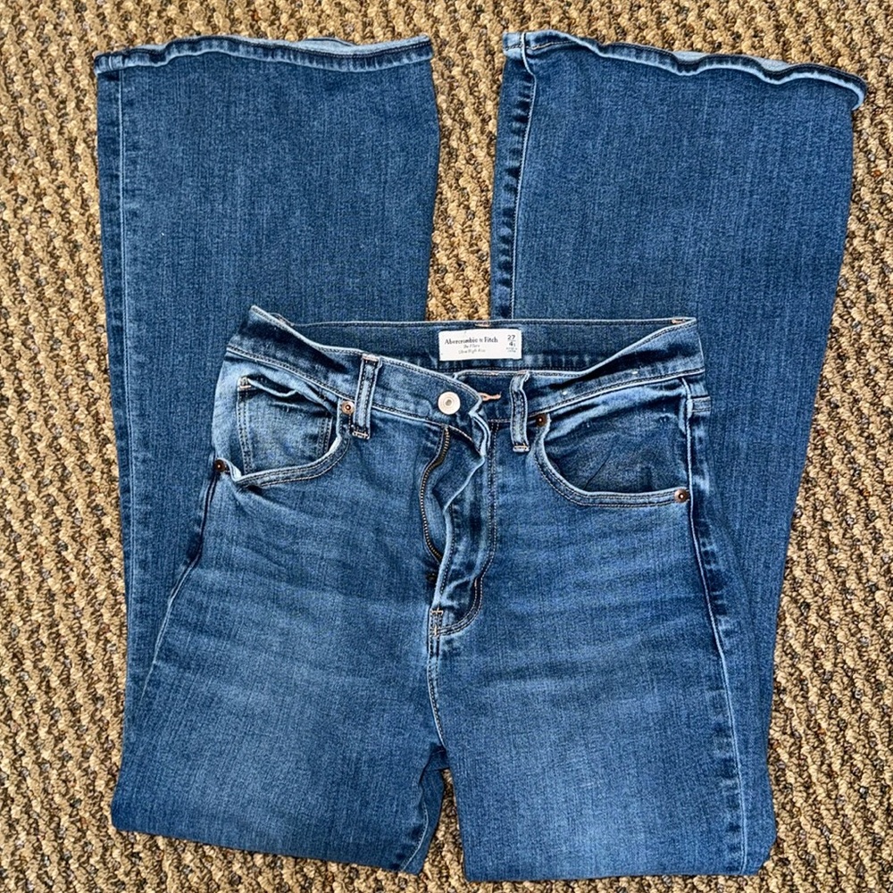 Abercrombie & Fitch Ultra High Rise Stretch Flare Jean
